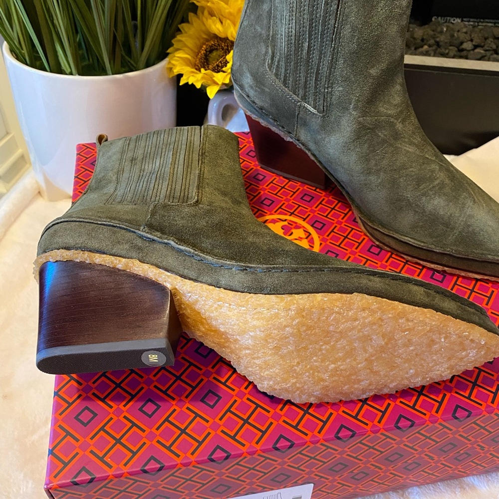 TORY BURCH LILA HEELED ANKLE BOOT - Picture 2 of 8